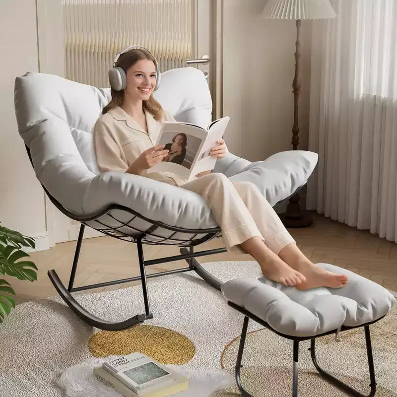 Chaise longue avec repose-pieds, fauteuil à bascule intérieur/extérieur avec pouf et cadre en métal, fauteuil à bascule en rotin en forme d'œuf pour balcon, jardin, porche, chambre à coucher