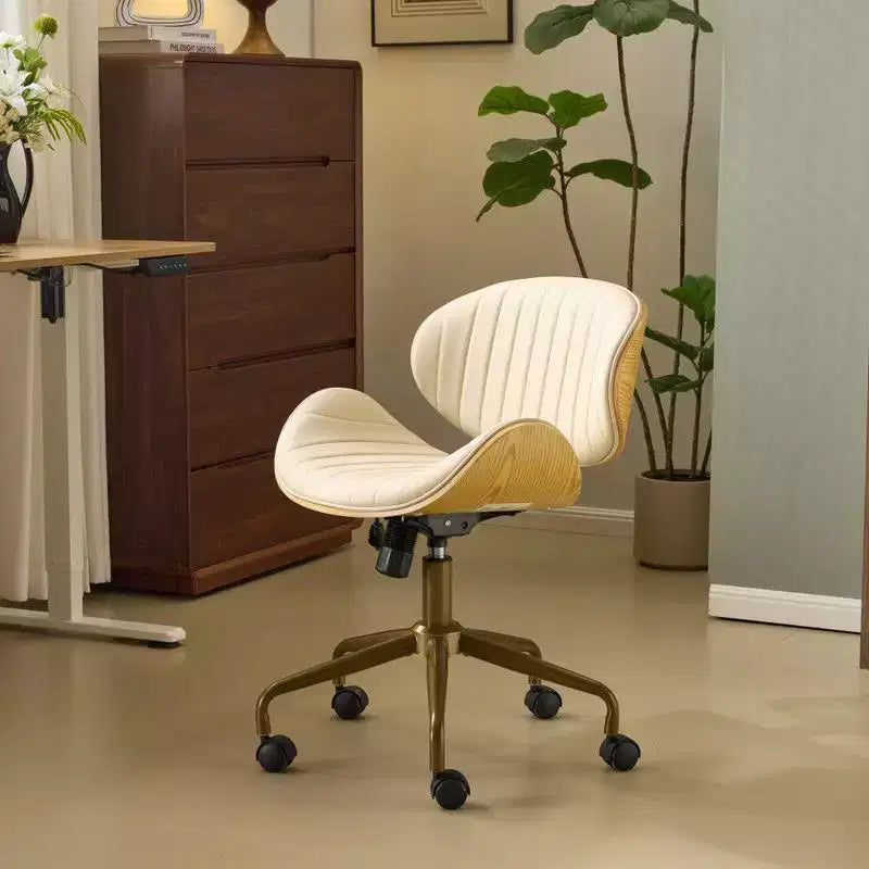 Karl Home | Chaise de bureau courbée en PU avec piètement bronze antique