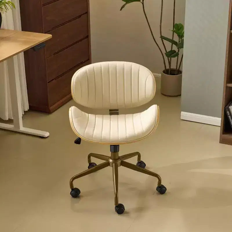 Karl Home | Chaise de bureau courbée en PU avec piètement bronze antique