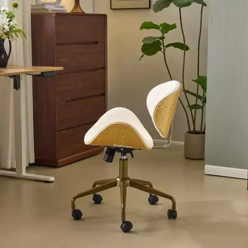 Karl Home | Chaise de bureau courbée en PU avec piètement bronze antique