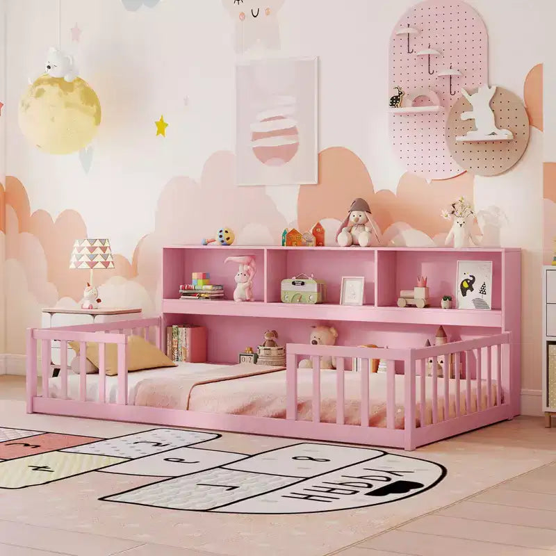 Lit au sol Montessori une place Costway avec étagères de rangement et barrières de sécurité Rose/Naturel/Blanc/Gris