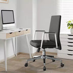 Chaise de bureau ergonomique HomeStock 45 po (114,3 cm) de hauteur réglable, assise en similicuir noir avec support lombaire ajustable