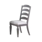 Lot de 2 chaises de salle à manger Royal Hampton, Sculptées, à dossier échelle, Bois gris clair