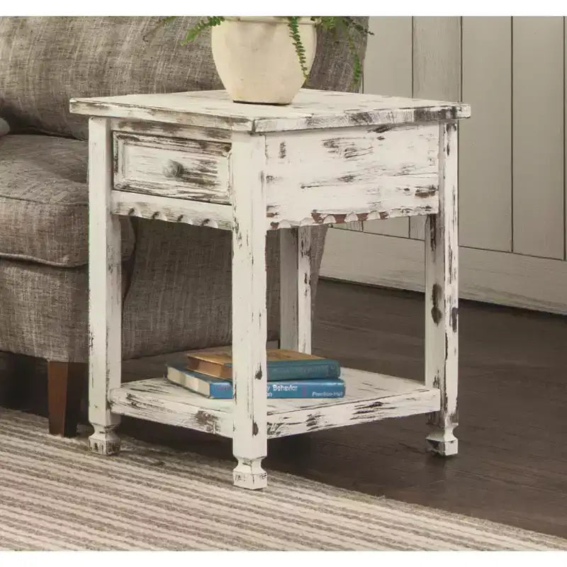 Table d'appoint rustique pour canapé avec 1 tiroir et 1 étagère, motif de dentelle antique, finition blanc vieilli et pieds carrés tournés pour le salon