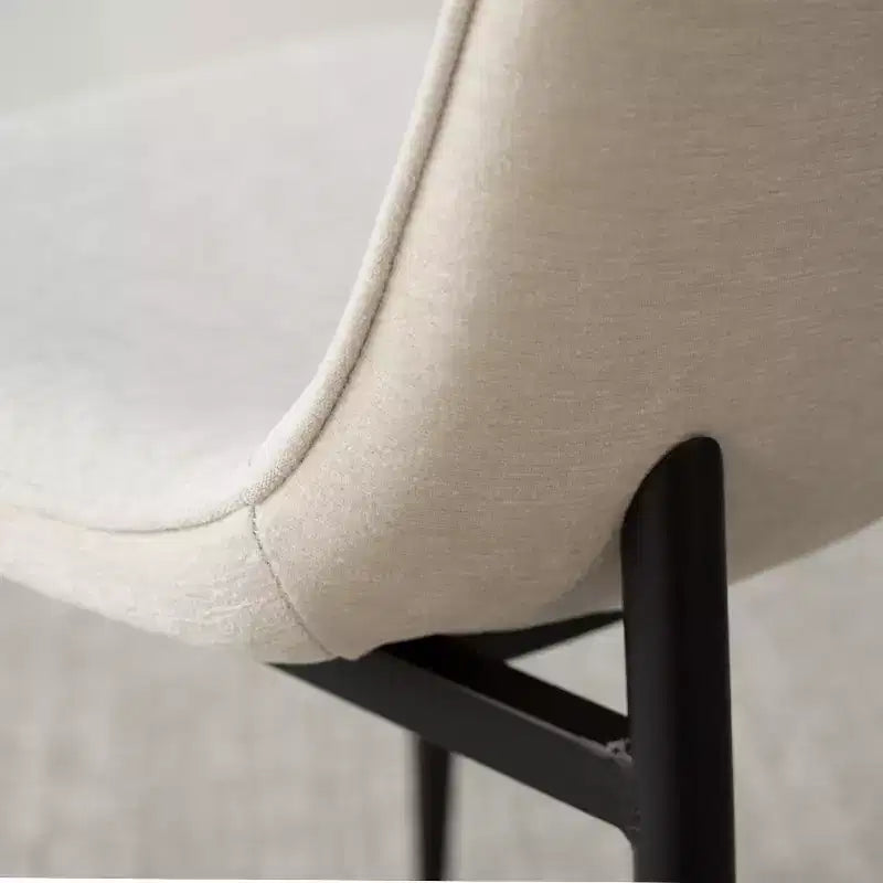 Lot de 4 Chaises de Salle à Manger Rembourrées avec Pieds en Métal Noir, Chaises de Cuisine Modernes en Tissu pour Salle à Manger ou Petits Espaces - Panipeachy