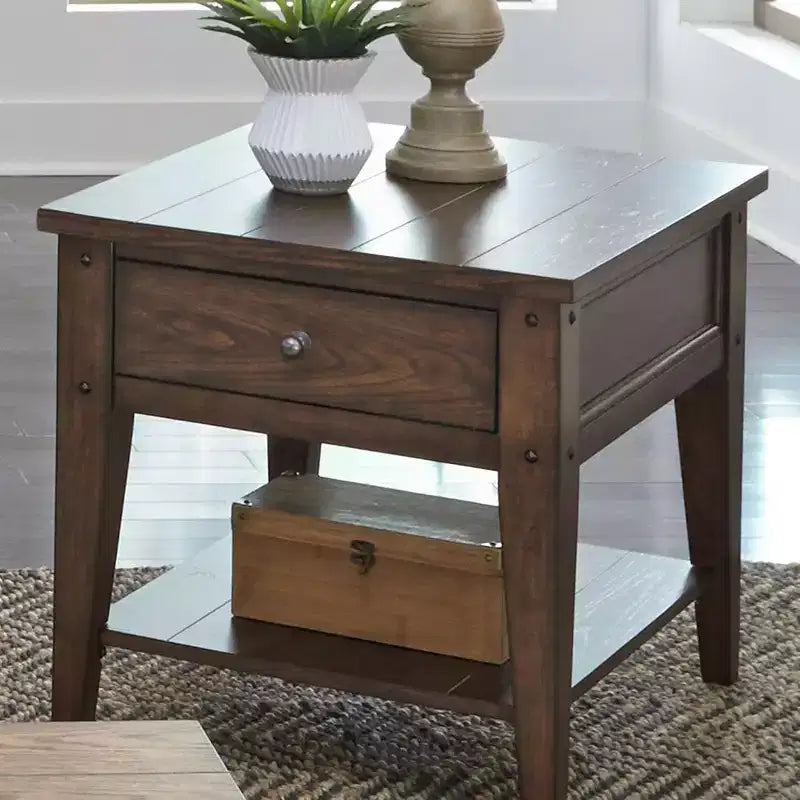 Liberty Furniture, Table d'appoint Lake House