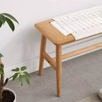 Banc tressé en chêne naturel EHMKNP : assise polyvalente pour la salle à manger, la chambre et au-delà
