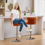 Lot de 2 tabourets de bar en velours Okak, tabourets de bar pivotants réglables avec pied en métal plaqué argent, clous chromés, chaises de hauteur comptoir pour cuisine