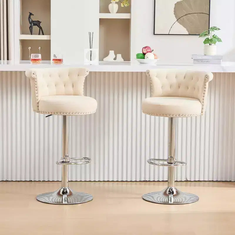 Lot de 2 tabourets de bar en velours Okak, tabourets de bar pivotants réglables avec pied en métal plaqué argent, clous chromés, chaises de hauteur comptoir pour cuisine