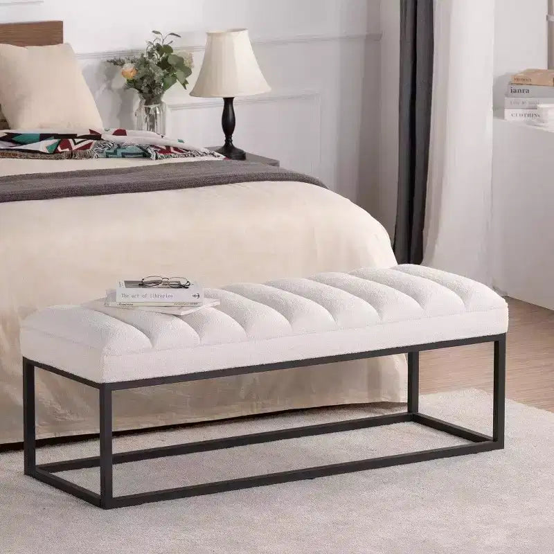TUYOHW Banc capitonné en cuir PU de 54 pouces avec base en métal, banc d'entrée moderne pour chambre à coucher et salon