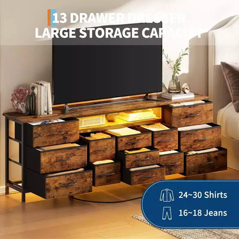 Meuble TV commode de 70 pouces pour téléviseurs de 65, 75, 80 pouces, grande commode de 13 tiroirs en tissu avec prises de courant et lumières LED pour chambre à coucher