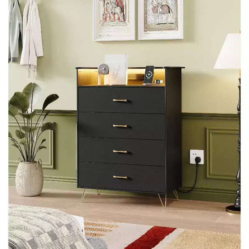 Commode en bois à 4 tiroirs intelligente avec lumières LED et station de charge | Meuble de rangement contrôlé par application avec ports USB/prises CA pour chambre, salon