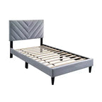 Lit double Royal Hampton, revêtement en velours gris capitonné, surpiqûres chevrons
