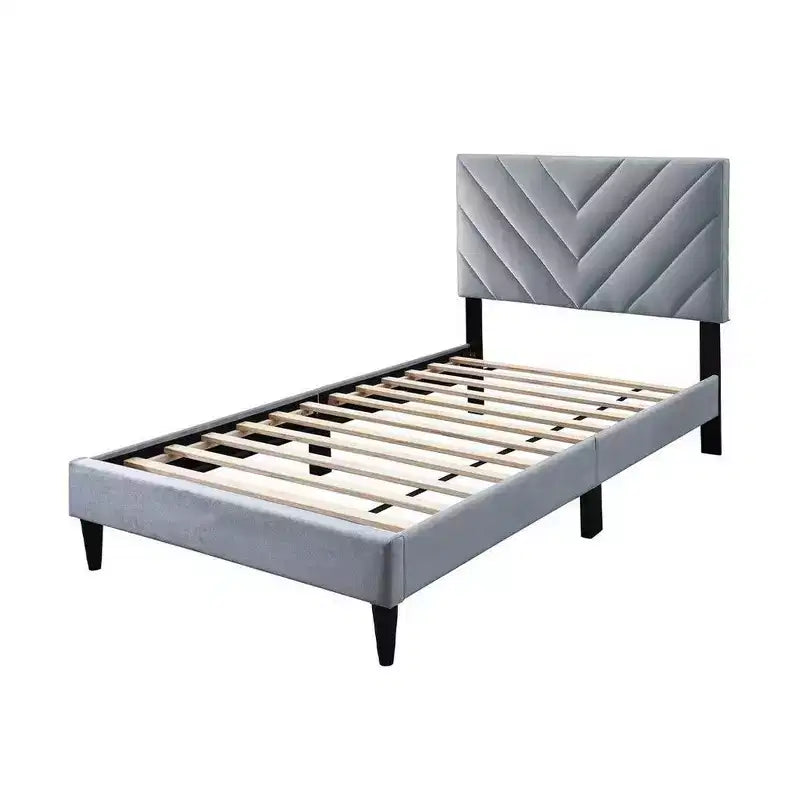 Lit double Royal Hampton, revêtement en velours gris capitonné, surpiqûres chevrons