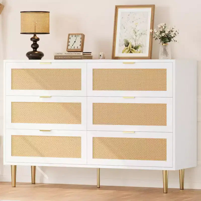 Commode 6 tiroirs en rotin avec pieds et poignées dorés, commode double large moderne avec grand plateau et dispositif anti-basculement pour chambre et salon