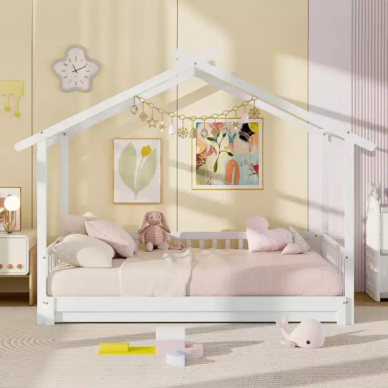 Lit cabane en bois Costway, convertible de taille simple à très grand, avec barrières de sécurité et toit décoratif