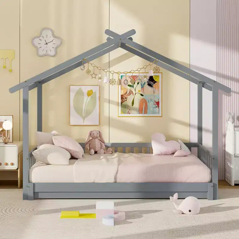 Lit cabane en bois Costway, convertible de taille simple à très grand, avec barrières de sécurité et toit décoratif