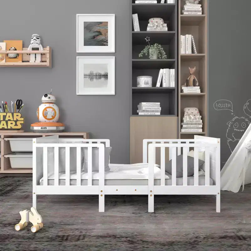 Lit convertible 2 en 1 Costway, meuble pour enfant, berceau pour tout-petit avec 2 barrières de sécurité latérales, blanc/marron
