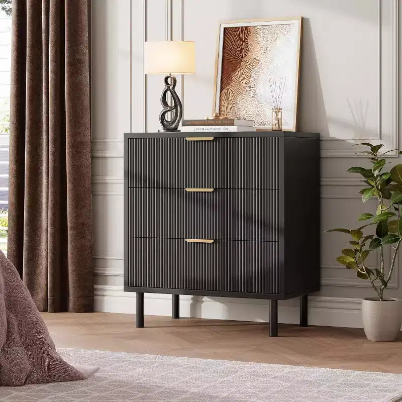 Commode large à 3 tiroirs en bois cannelé noir, organisateur de rangement moderne avec pieds en métal et dispositif anti-basculement pour chambre, salon