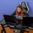 Bureau de jeu Deco Gear 47 LED, surface en fibre de carbone, gestion des câbles et crochet pour casque