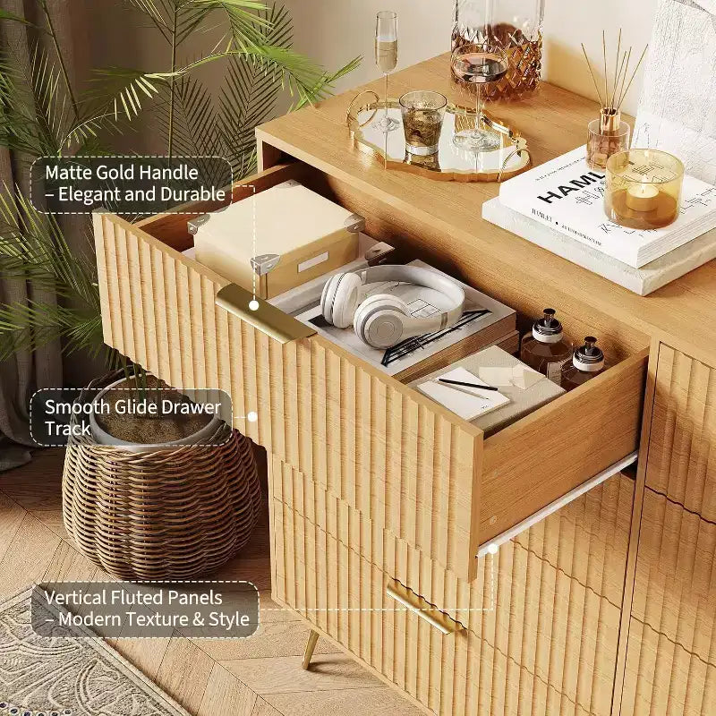 Commode moderne en bois à 8 tiroirs cannelés de 55" avec poignées métalliques - Organisateur de rangement polyvalent et meuble TV pour chambre et salon.