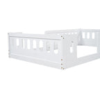Lit plate-forme double en bois, blanc et au design moderne, avec garde-corps pour chambre à coucher
