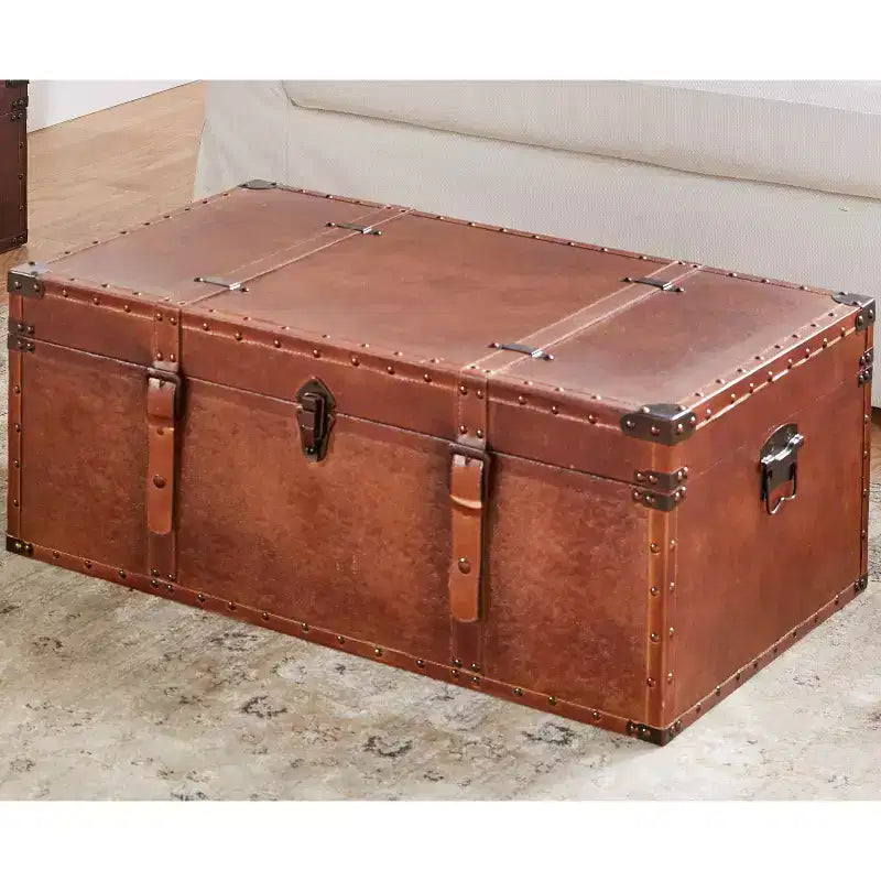 Olivia & May Coffre de table basse rectangulaire en similicuir rustique marron : Solution de rangement d'inspiration vintage, aucun assemblage requis