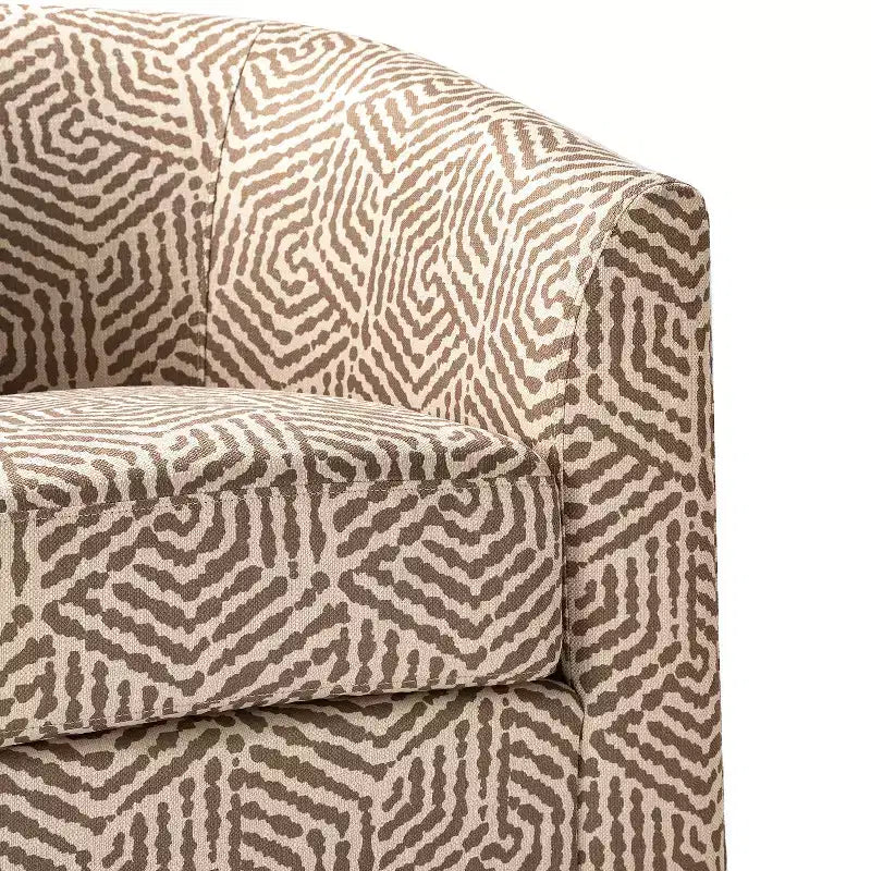 Fauteuil tonneau rembourré en bois Liria pour salon avec piètement pivotant en métal | ART OF LIVING DESIGNS