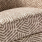 Fauteuil tonneau rembourré en bois Liria pour salon avec piètement pivotant en métal | ART OF LIVING DESIGNS