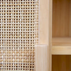 Meuble bas en rotin tressé et bois avec 2 portes