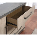 Lit à lattes en bois avec commode, miroir et deux tables de chevet, finition chêne vieilli