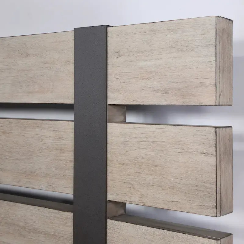 Lit à lattes en bois avec commode, miroir et deux tables de chevet, finition chêne vieilli